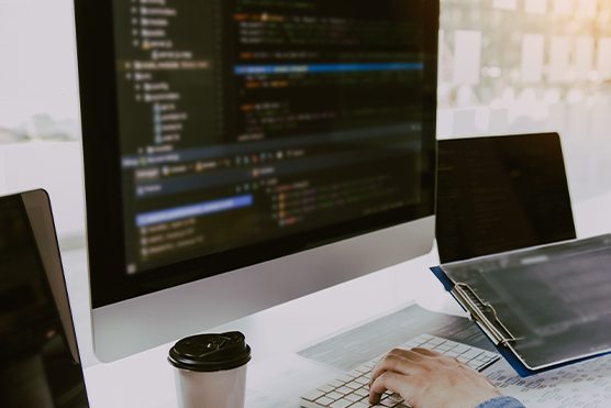 Builder vs. Custom Code: Which One’s Right for Your Website?